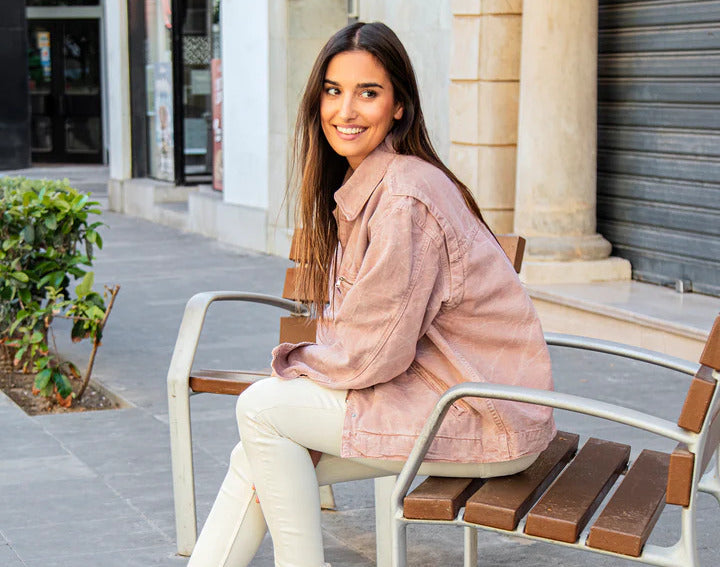 10 outfits femeninos con botines blancos para brillar