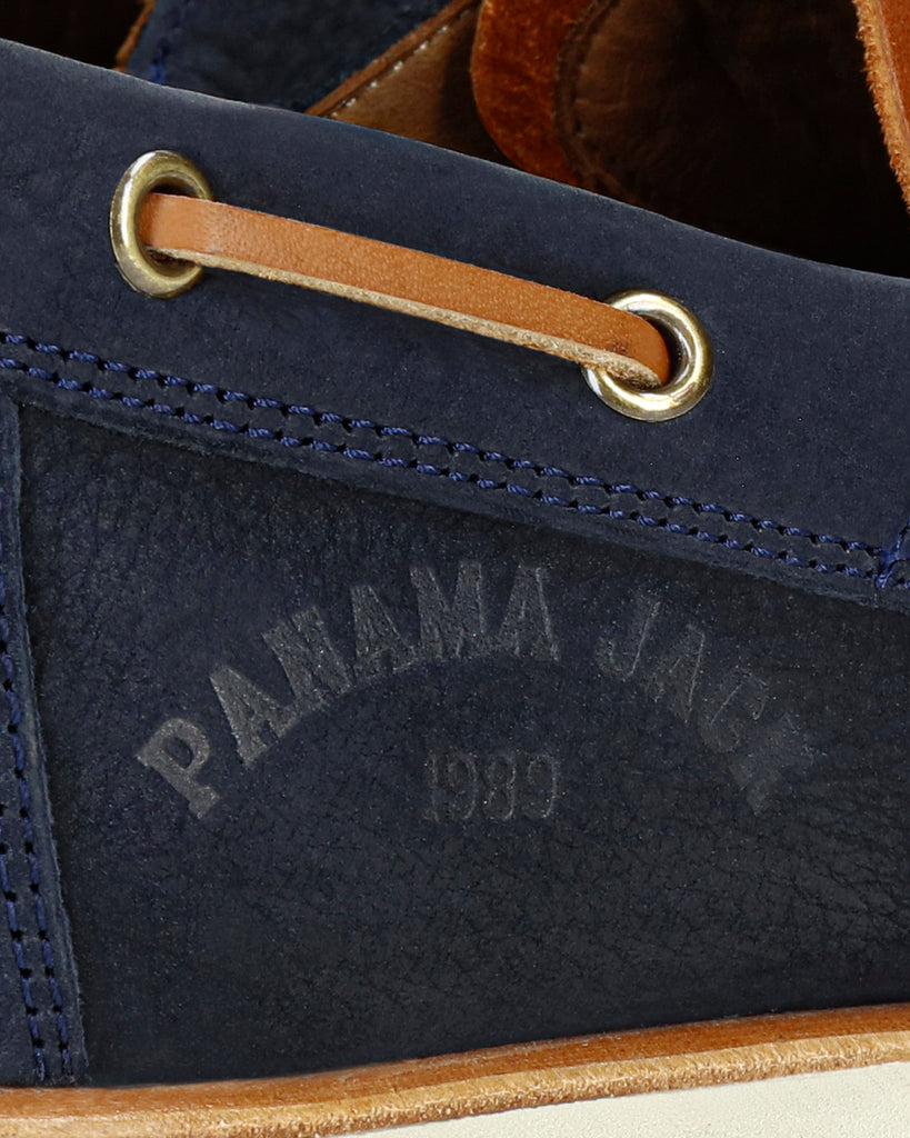 Boat náutico de piel con forro interior de piel. marino