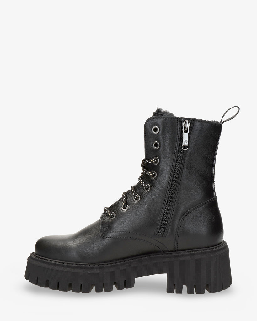 Carlyn botas de piel con forro interior de pelo. negro