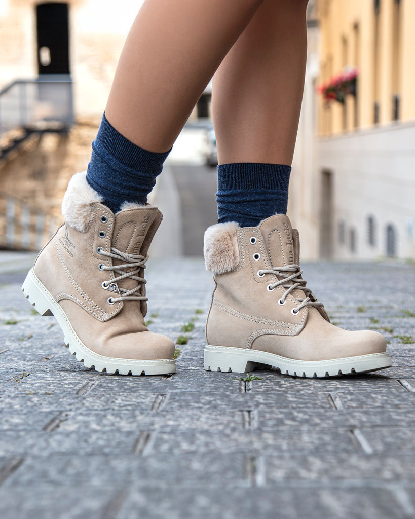 Felicia botas de piel con forro interior de pelo. crudo