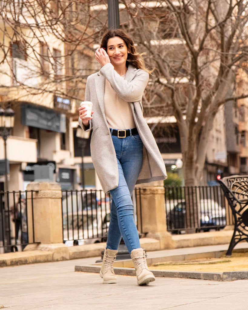 Frisia botas de piel con forro interior de pelo. crudo