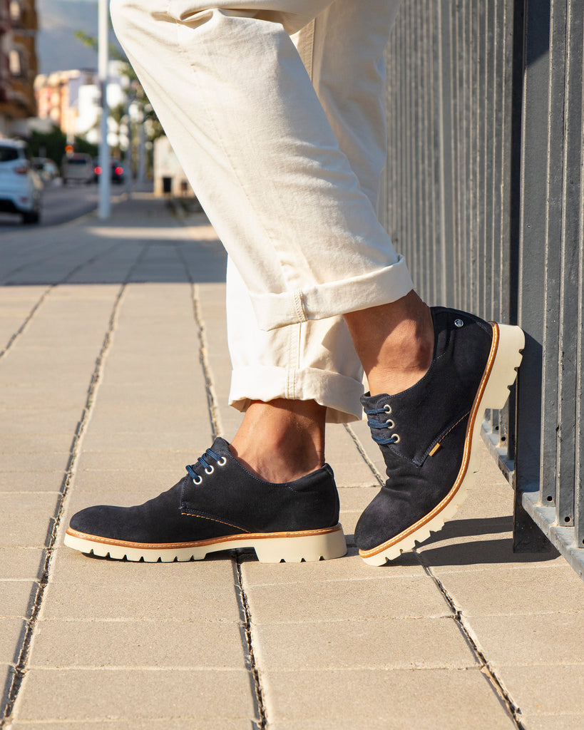 Gadner zapatos de piel con forro interior de piel. marino