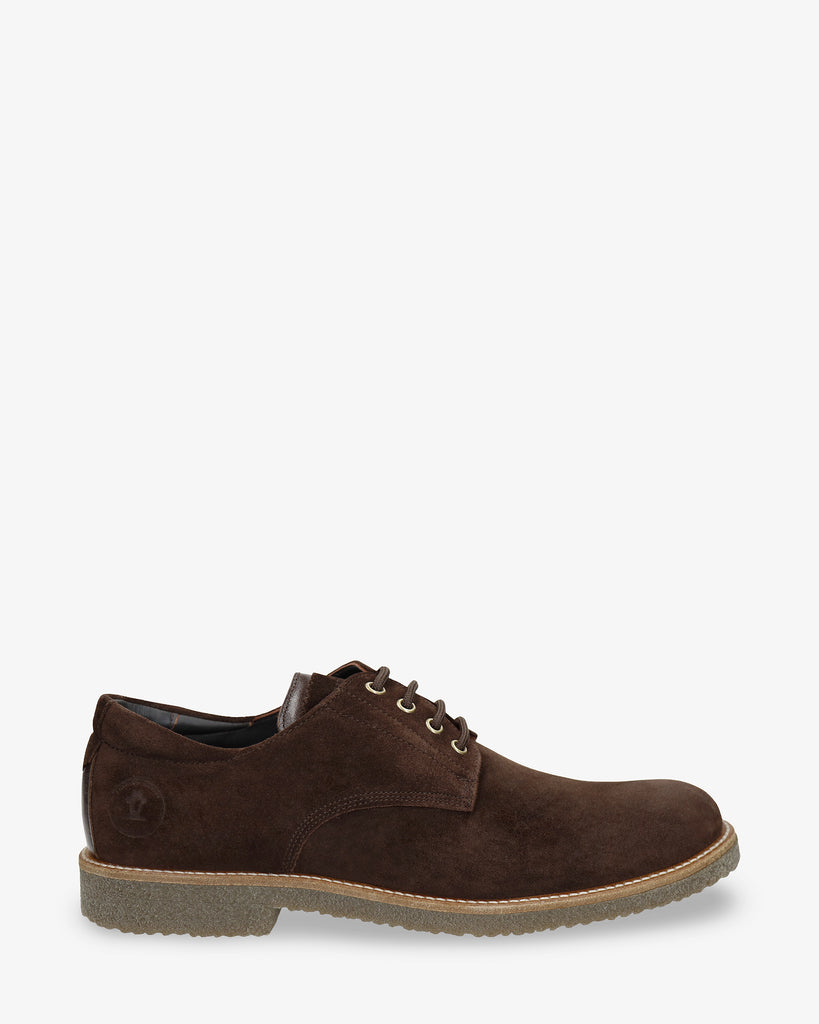 Gante zapatos de piel con forro interior de piel. marron