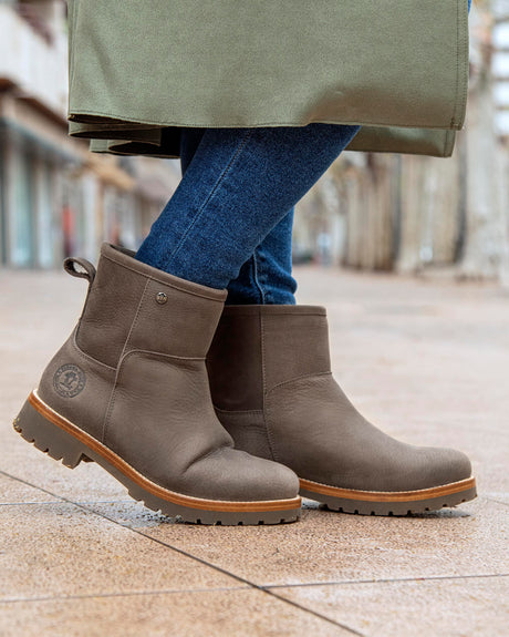 Grace botas de piel con forro interior de pelo. gris