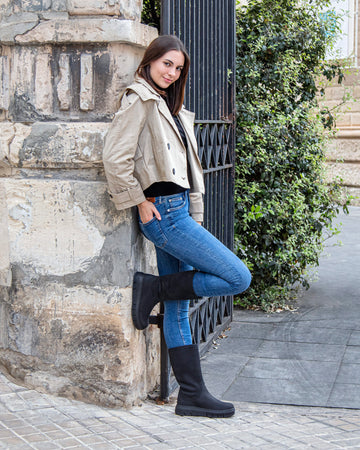 Neck botas de piel con forro interior de pelo. negro