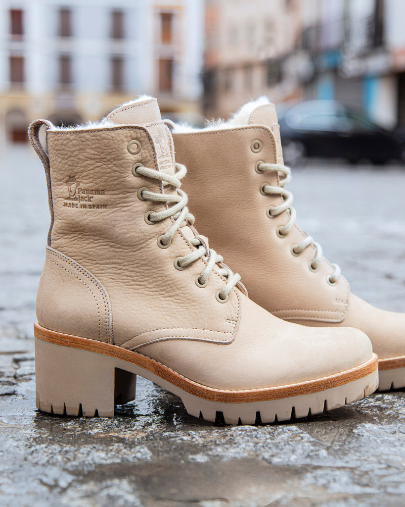 Padma botas de piel con forro interior de pelo. crudo